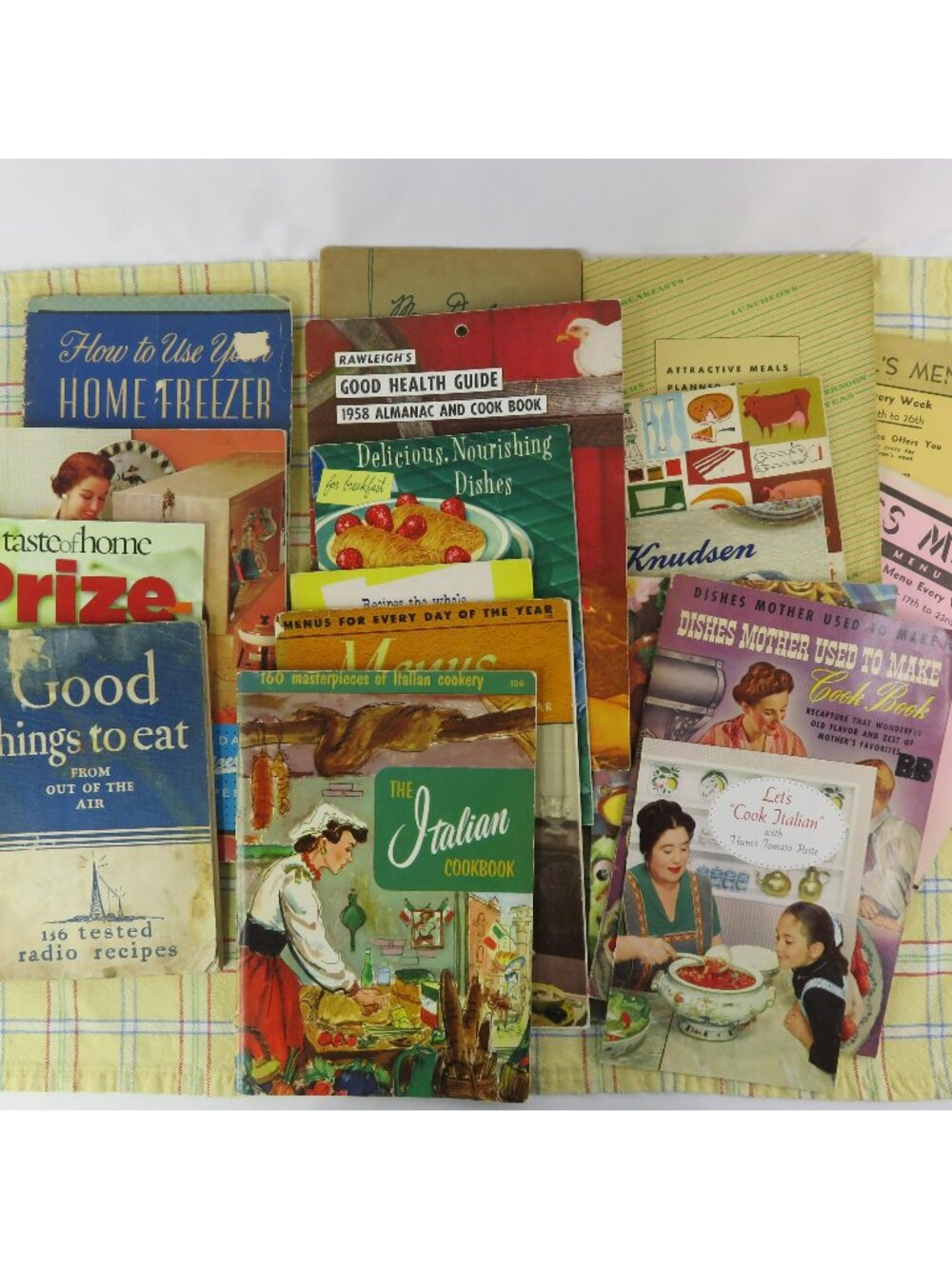 Lot of 18 Vintage Recipe Booklets and Brochures